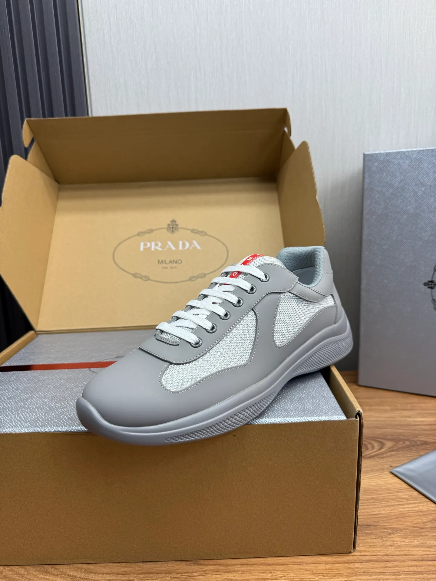 Men's shoes 640💰 [PRADA] Hot selling items🔥Must be recommended every day~~ Official website synchronized, 1:1 high quality shipments✔️ Imported cowhide fabric, rubber material + cowhide lining, original bottom, high-end airplane box packaging🎁 38-45 (38.45 custom-made, non-returnable)